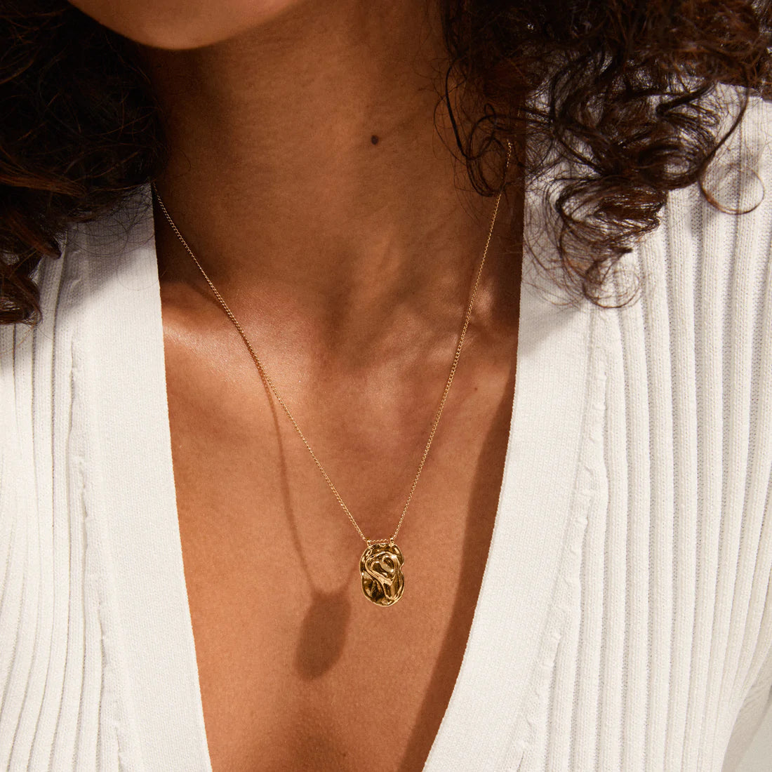 Peace organic shape pendant necklace gold-plated